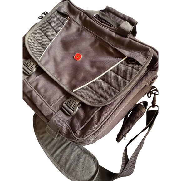 Swissgear Black Nylon Messenger Bag With Adjustable Strap - Picture 14 of 14